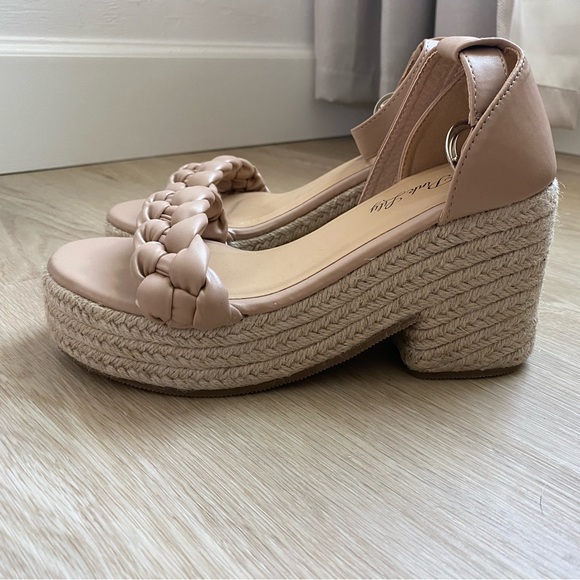 Brown espadrille wedges - Picture 2 of 3